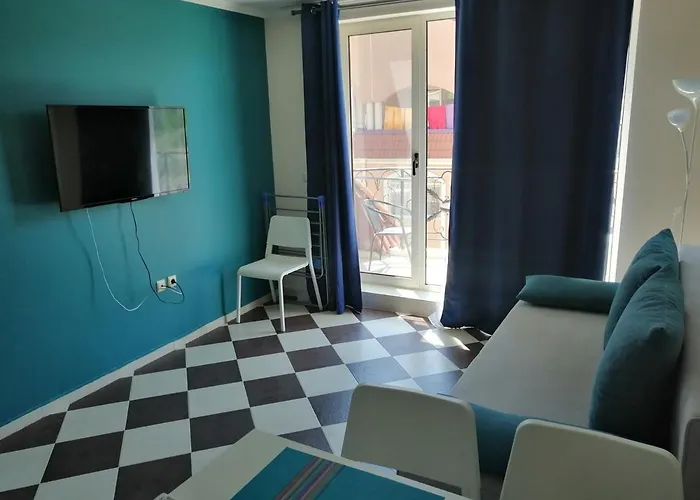 Golden Апартамент *