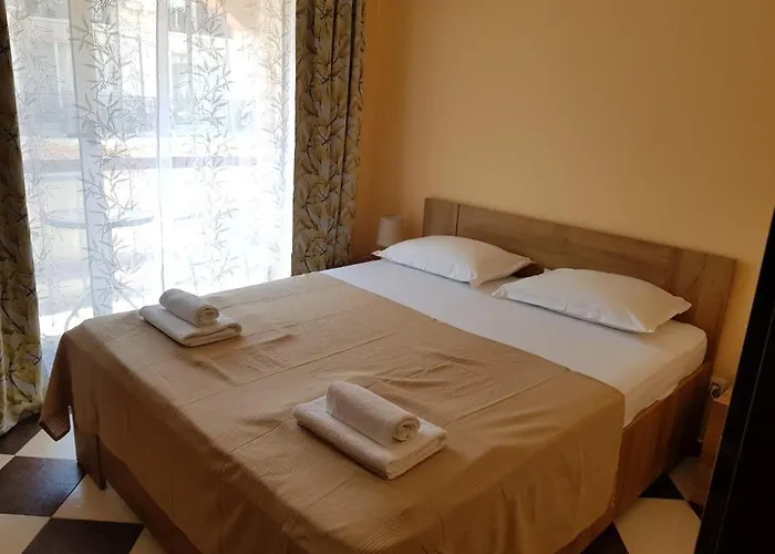 Golden Апартамент *